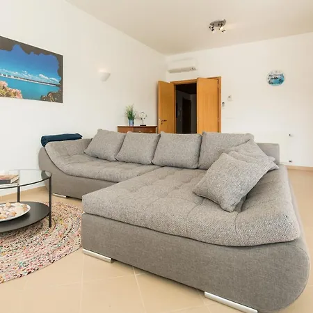 One Bedroom Seaview Marina البوفيرا